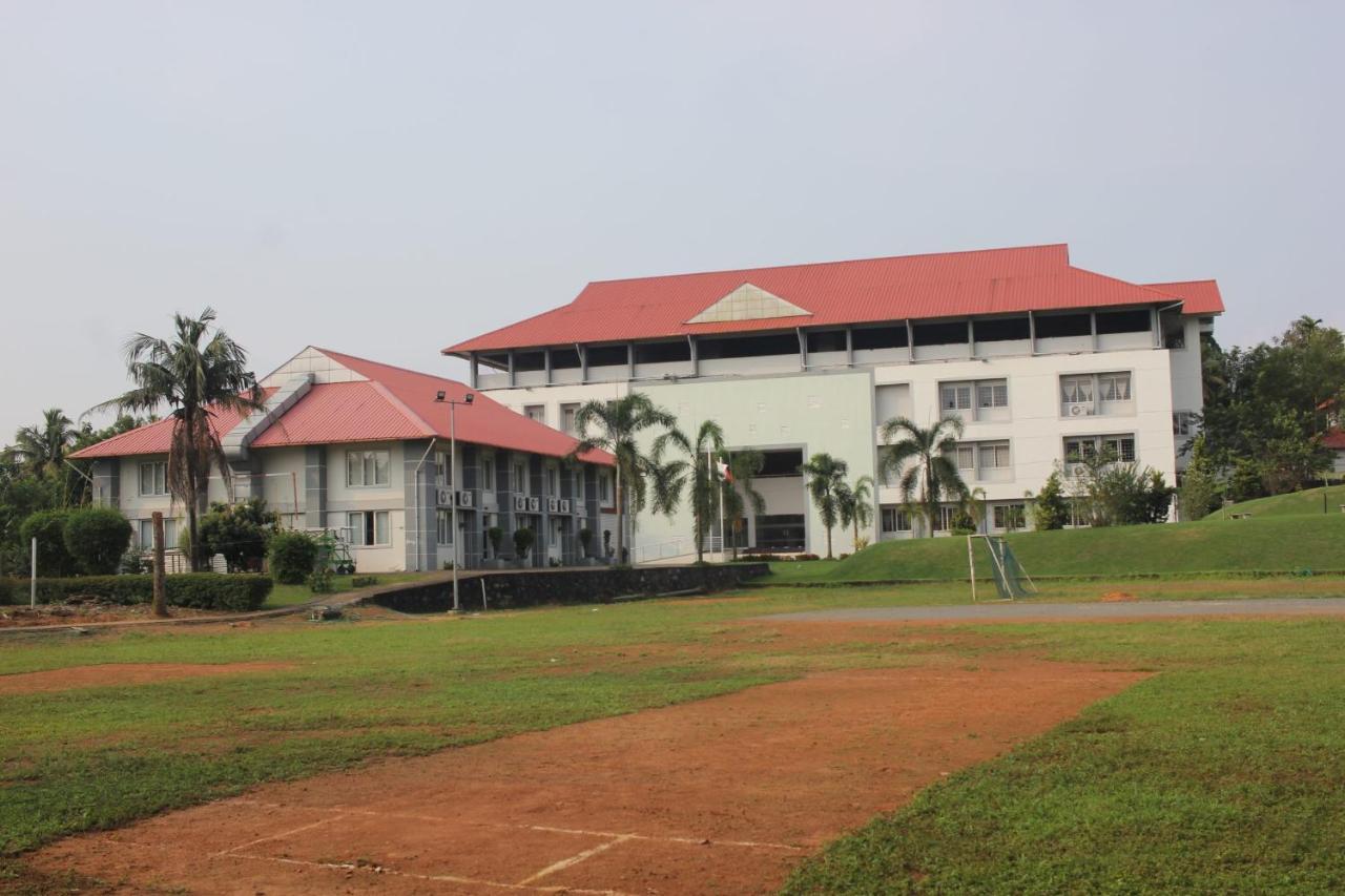 Angamaly Convention Centre Hotel Kochi Exterior foto