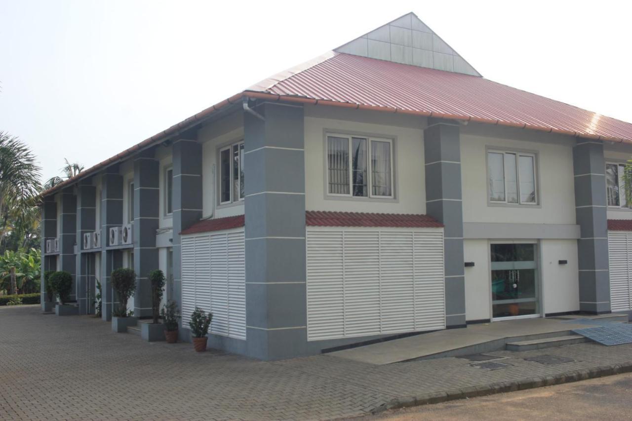Angamaly Convention Centre Hotel Kochi Exterior foto