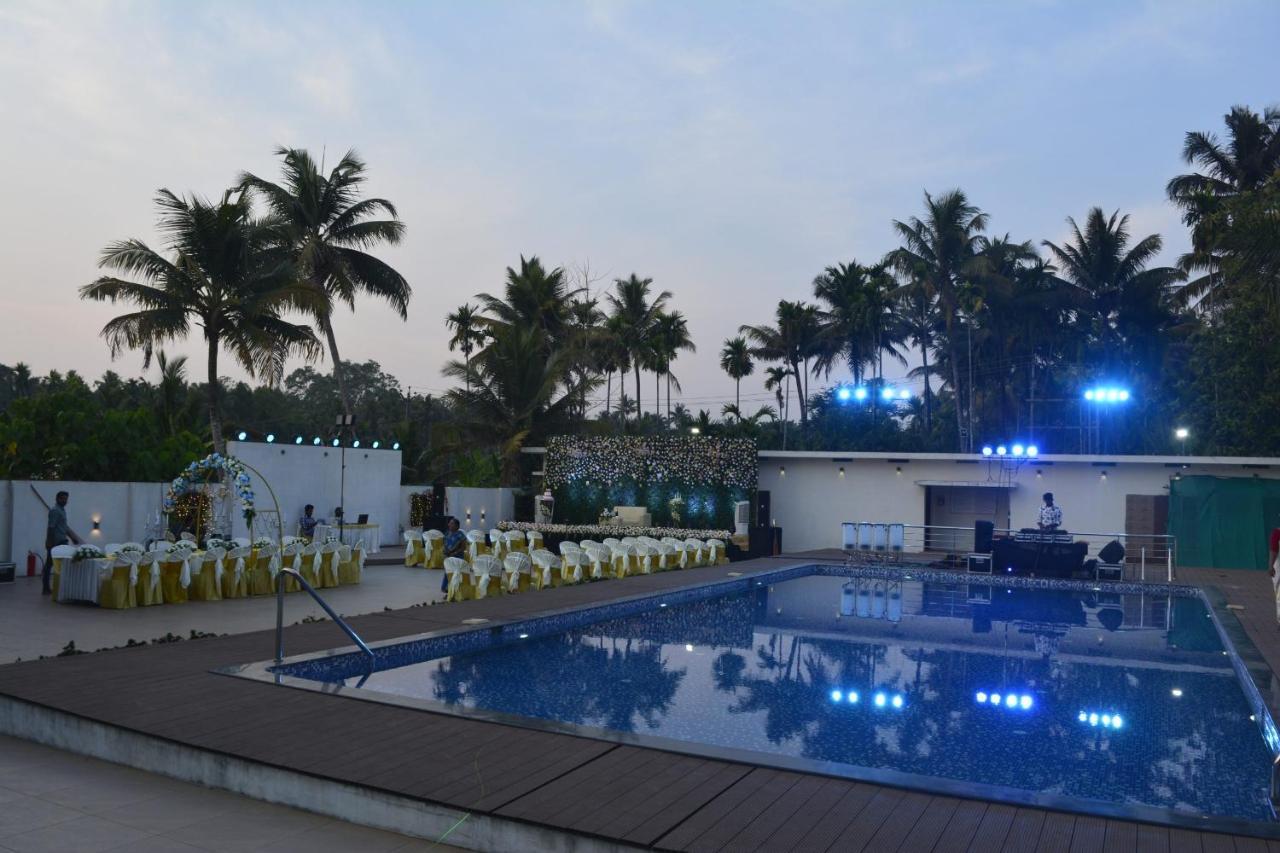 Angamaly Convention Centre Hotel Kochi Exterior foto
